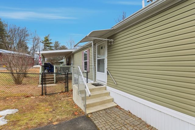 1B Quaboag Valley Co-Op Street, Palmer, MA 01069
