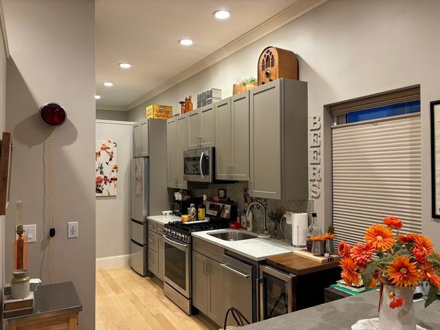 9 Beale St 2, Boston, MA 02124