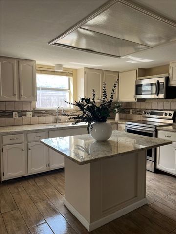 11305 Doris Creek, Corpus Christi, TX 78410