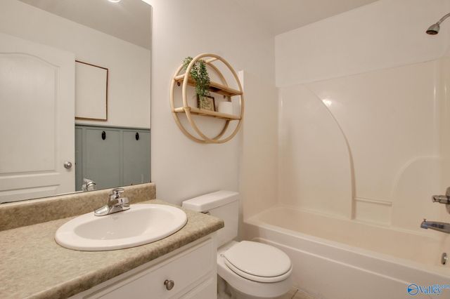 40 Kaylee Loop Road, Hartselle, AL 35640