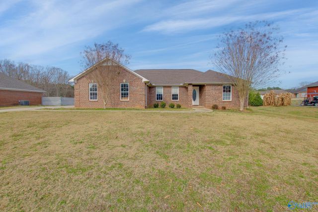 40 Kaylee Loop Road, Hartselle, AL 35640