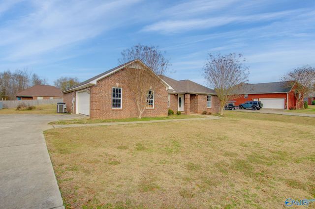 40 Kaylee Loop Road, Hartselle, AL 35640