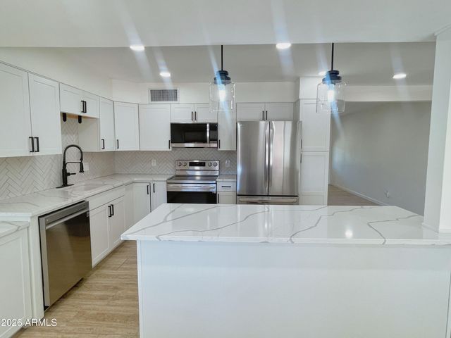 2401 E Meadowbrook Avenue, Phoenix, AZ 85016