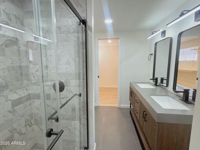 2401 E Meadowbrook Avenue, Phoenix, AZ 85016