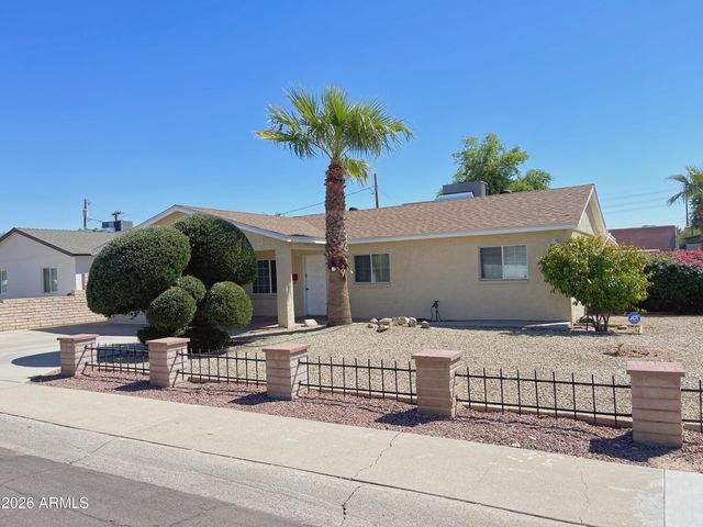 2401 E Meadowbrook Avenue, Phoenix, AZ 85016