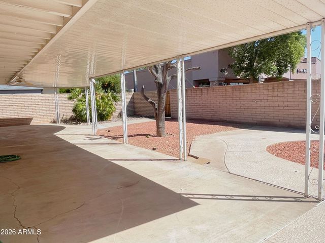 2401 E Meadowbrook Avenue, Phoenix, AZ 85016