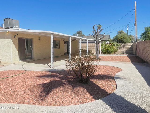 2401 E Meadowbrook Avenue, Phoenix, AZ 85016
