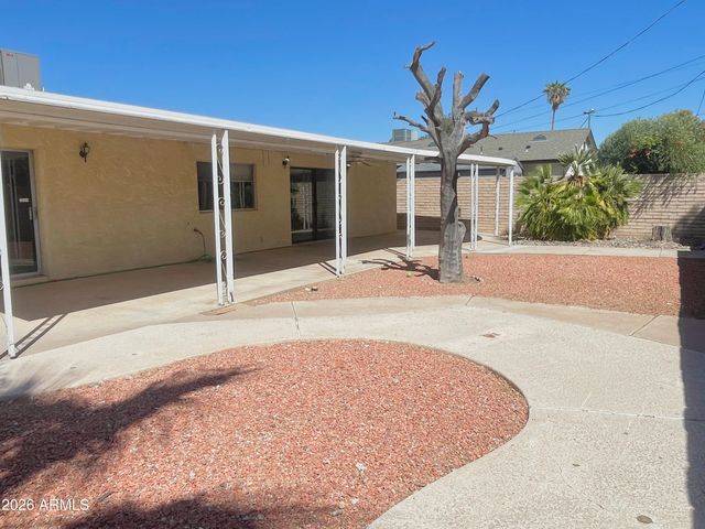 2401 E Meadowbrook Avenue, Phoenix, AZ 85016