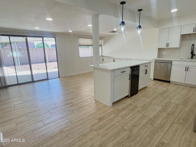 2401 E Meadowbrook Avenue, Phoenix, AZ 85016