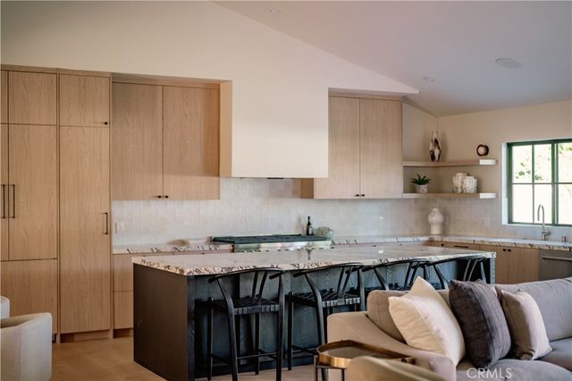 8960 Oak Park Avenue, Northridge, CA 91325