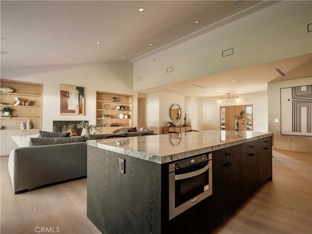 8960 Oak Park Avenue, Northridge, CA 91325