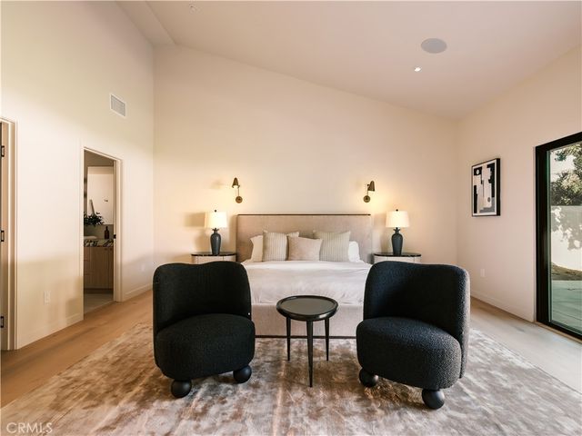 8960 Oak Park Avenue, Northridge, CA 91325