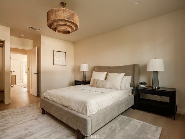 8960 Oak Park Avenue, Northridge, CA 91325