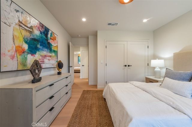 8960 Oak Park Avenue, Northridge, CA 91325