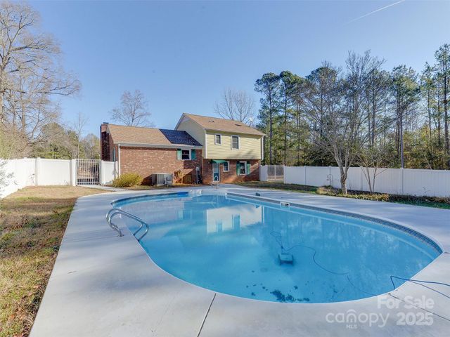 3021 University Drive, Lancaster, SC 29720