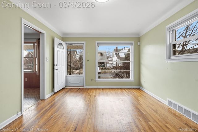 4956 Middlesex Street, Dearborn, MI 48126