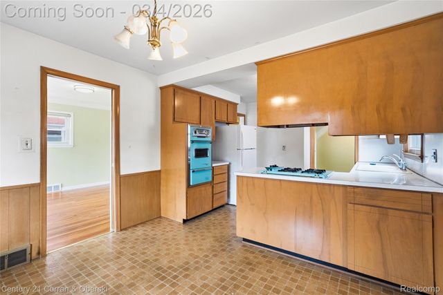 4956 Middlesex Street, Dearborn, MI 48126