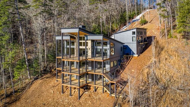 770 Fish Hook Point, Blue Ridge, GA 30513