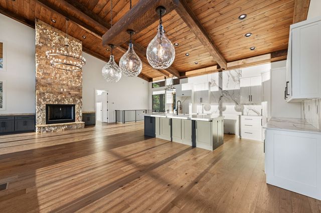 770 Fish Hook Point, Blue Ridge, GA 30513