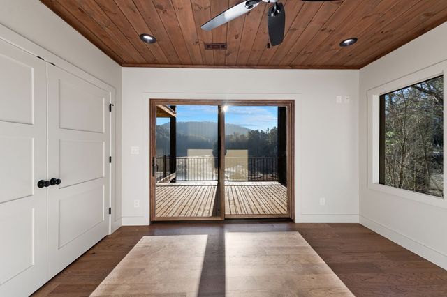 770 Fish Hook Point, Blue Ridge, GA 30513