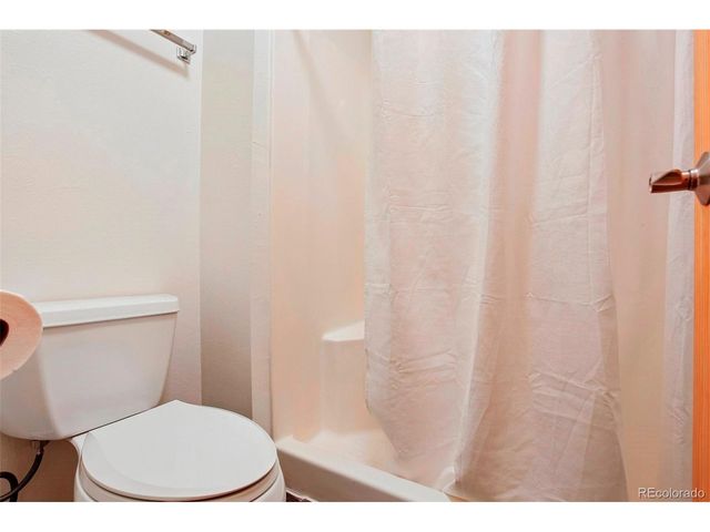 695 Manhattan Dr 109, Boulder, CO 80303
