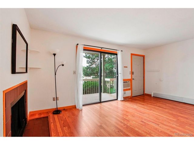 695 Manhattan Dr 109, Boulder, CO 80303