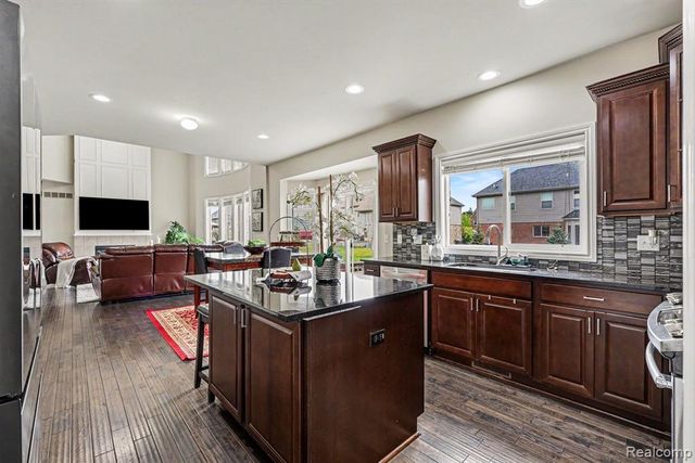 4119 Stonington Drive, Troy, MI 48085