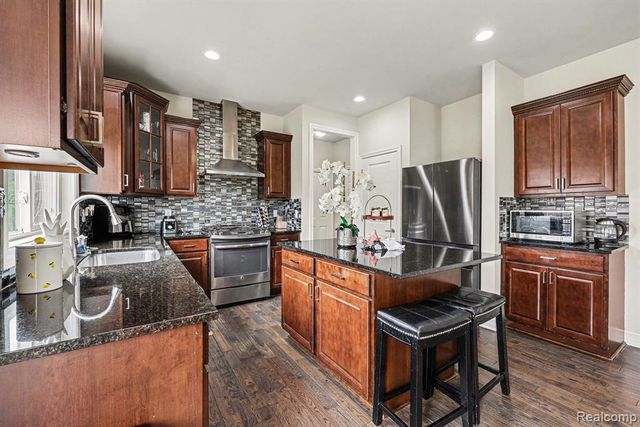 4119 Stonington Drive, Troy, MI 48085