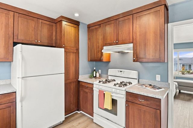 527 Fremont Avenue, Pacifica, CA 94044