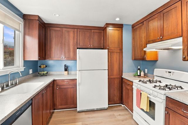 527 Fremont Avenue, Pacifica, CA 94044