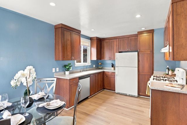 527 Fremont Avenue, Pacifica, CA 94044