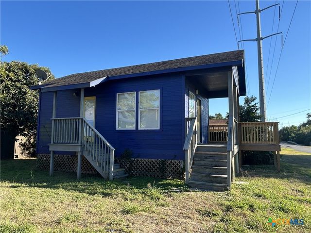 1017 W Nueces Street, Victoria, TX 77901