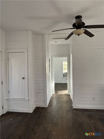 1017 W Nueces Street, Victoria, TX 77901