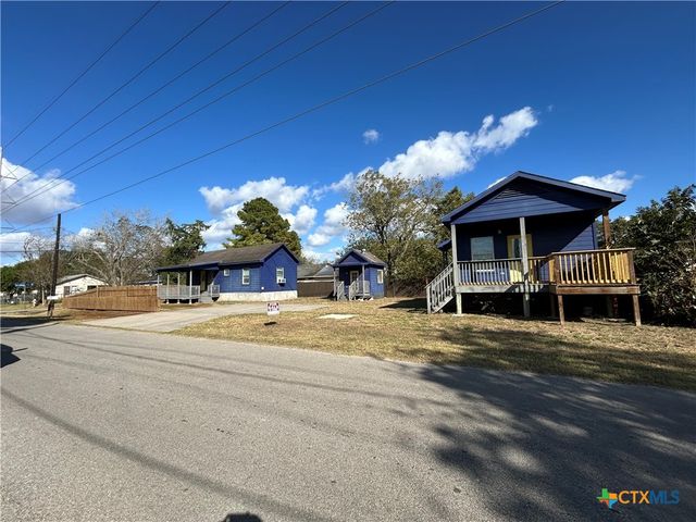 1017 W Nueces Street, Victoria, TX 77901