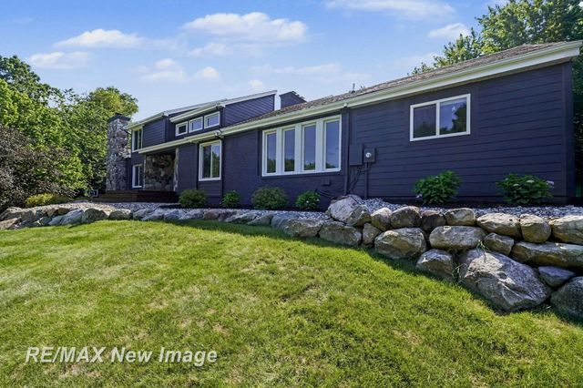 7190 Dark Lake Drive, Clarkston, MI 48346
