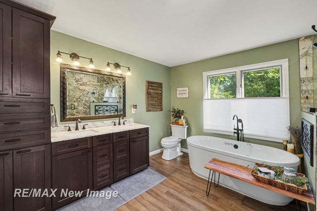 7190 Dark Lake Drive, Clarkston, MI 48346