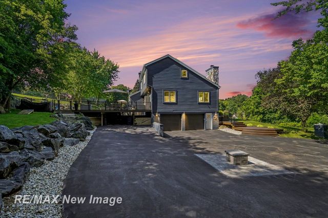 7190 Dark Lake Drive, Clarkston, MI 48346