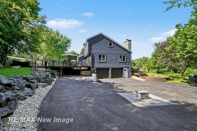7190 Dark Lake Drive, Clarkston, MI 48346
