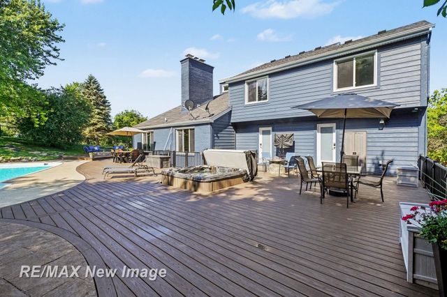 7190 Dark Lake Drive, Clarkston, MI 48346