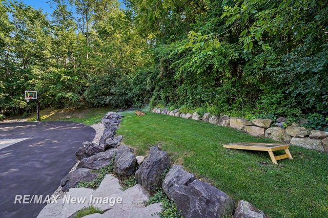 7190 Dark Lake Drive, Clarkston, MI 48346