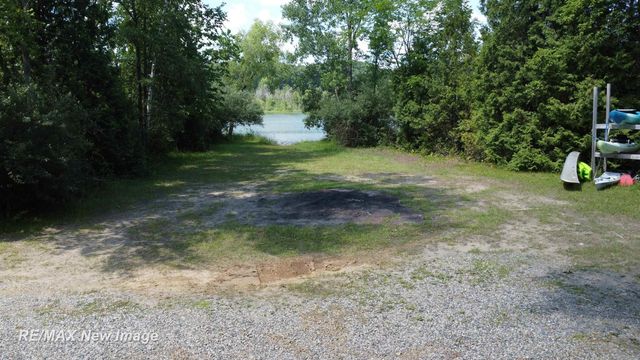 7190 Dark Lake Drive, Clarkston, MI 48346