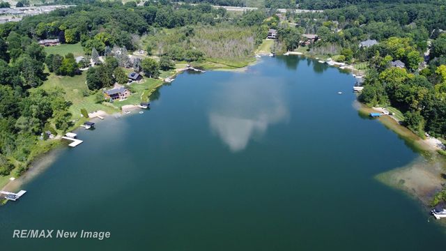 7190 Dark Lake Drive, Clarkston, MI 48346