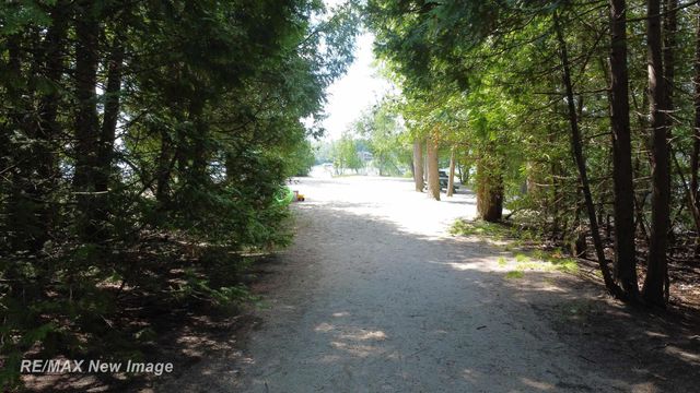 7190 Dark Lake Drive, Clarkston, MI 48346