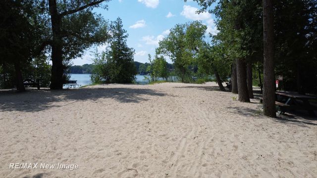 7190 Dark Lake Drive, Clarkston, MI 48346