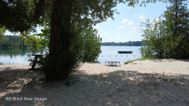 7190 Dark Lake Drive, Clarkston, MI 48346