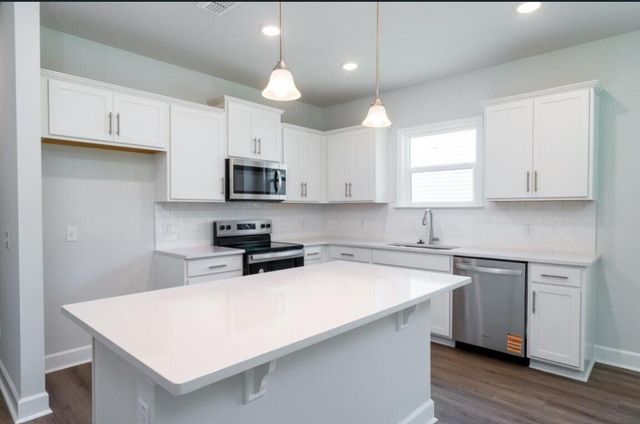 122 Royal Cainhoy Way, Huger, SC 29450