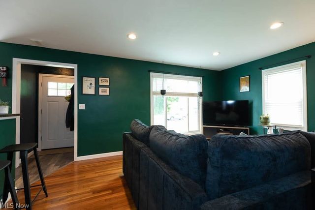 472 E 329th Street, Willowick, OH 44095