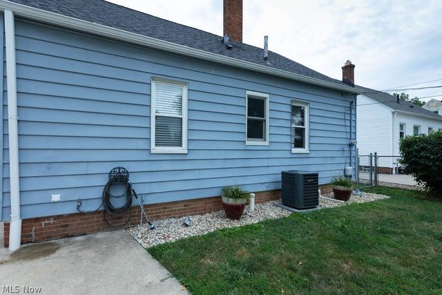 472 E 329th Street, Willowick, OH 44095