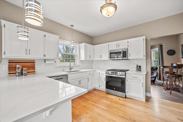 12355 Whitaker AVENUE, Greenfield, WI 53228
