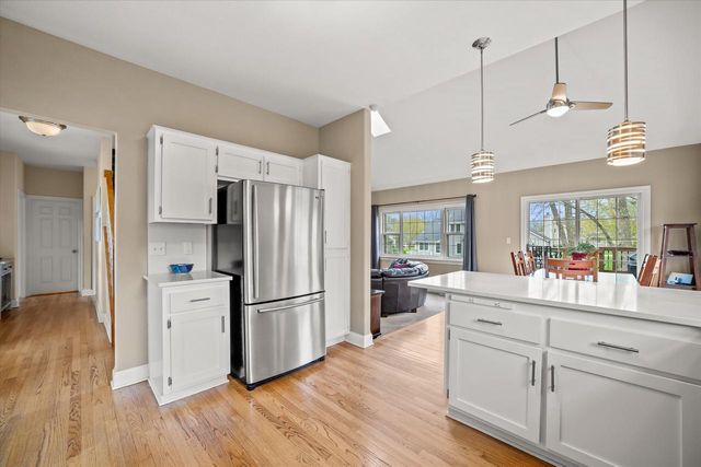 12355 Whitaker AVENUE, Greenfield, WI 53228